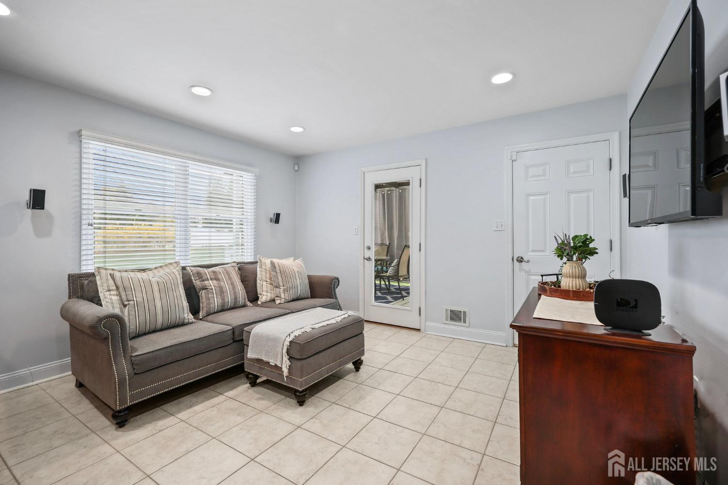 47 Landsdowne Road, East Brunswick, New Jersey image 12
