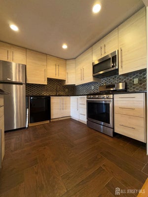380 LANCASTER CT, PISCATAWAY, NJ 08854 - Image 81bf8e2766d9e9f09ba7b4cdc3e3c98a/162909593
