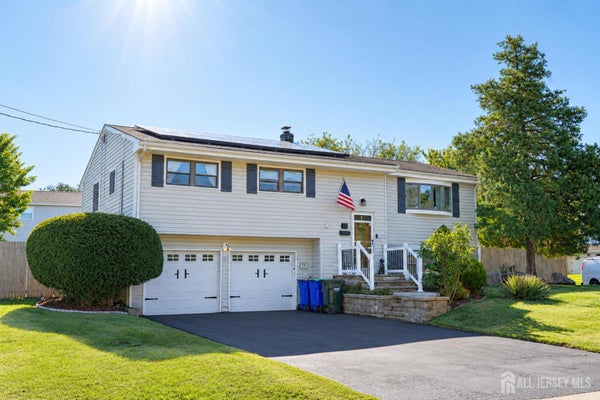 15 FOXWOOD DR, SOMERSET, NJ 08873 - Image 825c092fbe8c6efcb9daa39fe256e1b5/1488782648