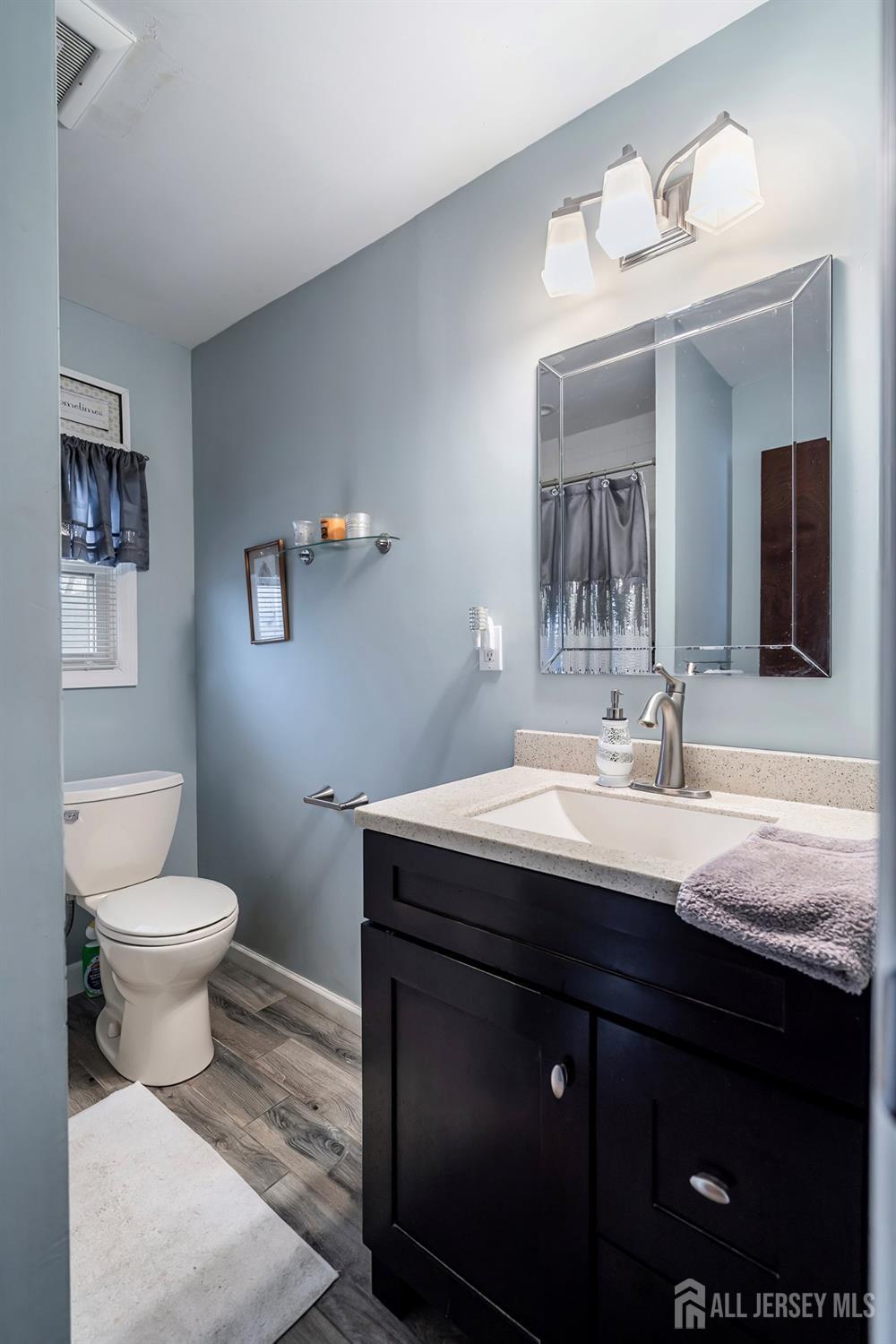 88 N Main Street, Iselin, New Jersey image 20