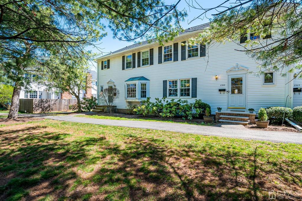 2302 Jamestown Common