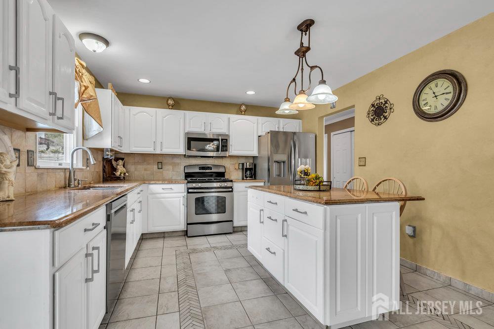 6 Muravski Court, South River, New Jersey image 14