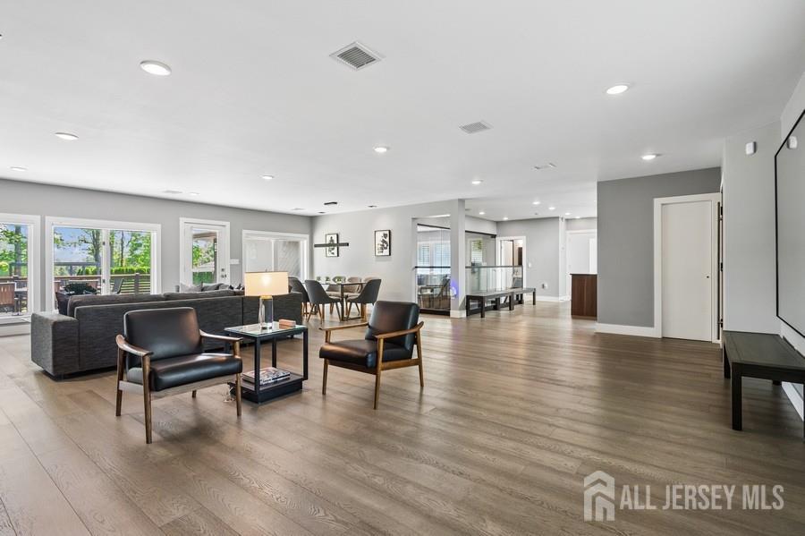 29 Oak Grove Lane, Edison, New Jersey image 4