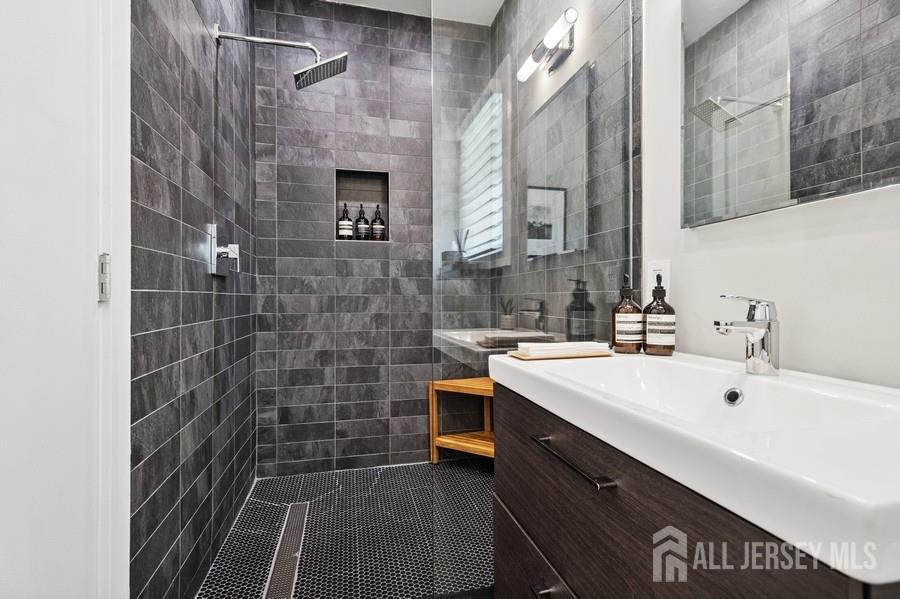 29 Oak Grove Lane, Edison, New Jersey image 11