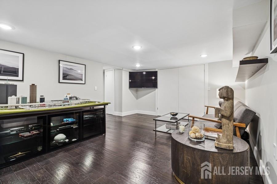29 Oak Grove Lane, Edison, New Jersey image 25