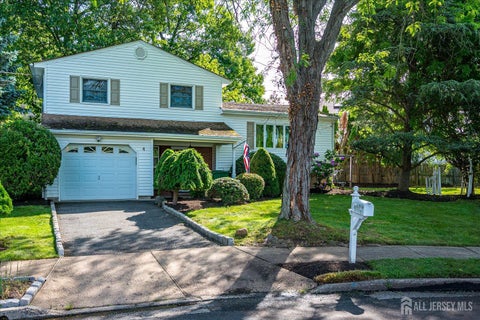 Homes For Sale - 4 Augusta Court<br/> Edison, NJ 08820