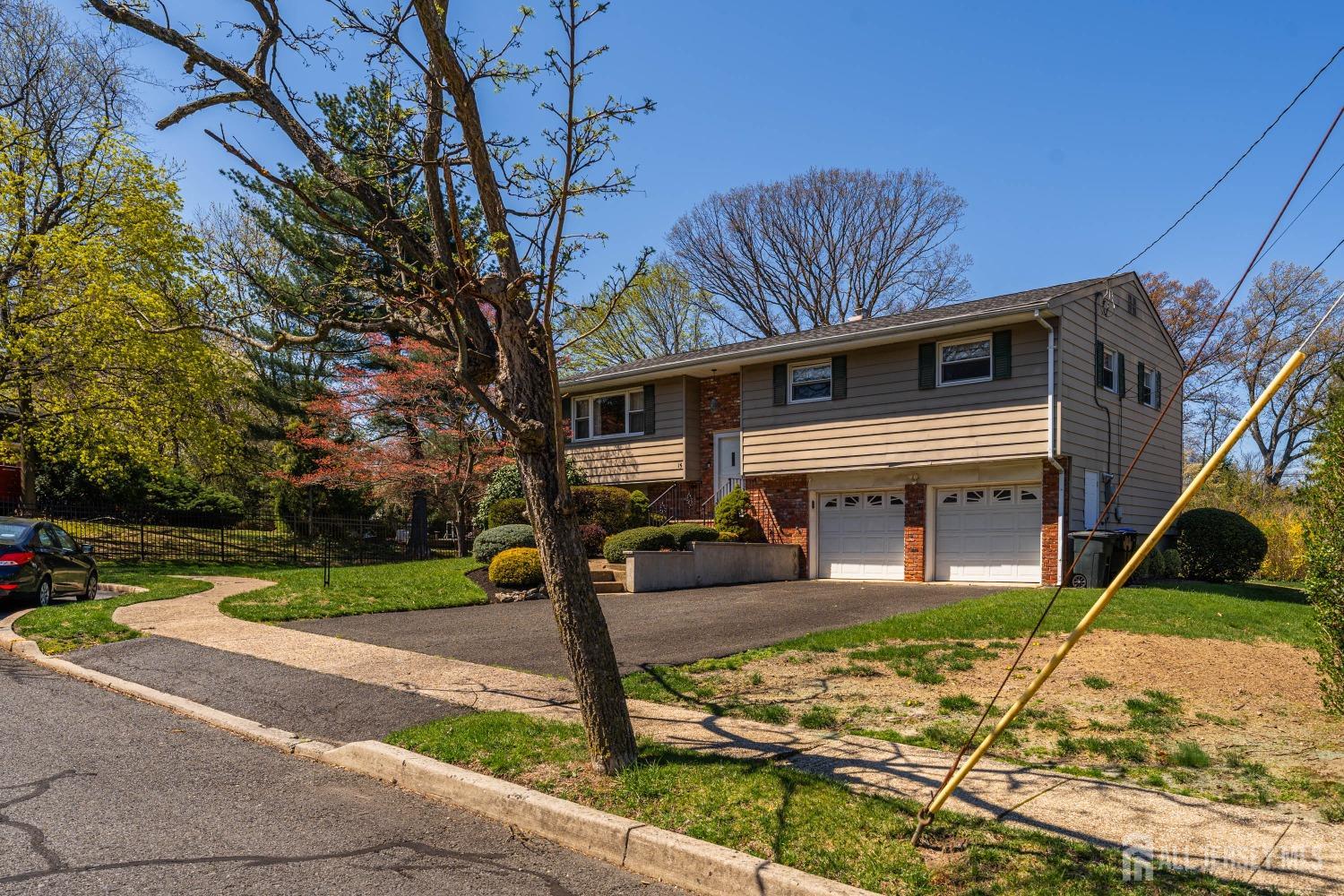 15 Nottingham Drive, East Brunswick, New Jersey image 2