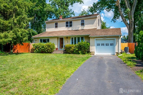 Homes For Sale - 228 Henry Court<br/> Somerset County, North Plainfield, NJ 07060