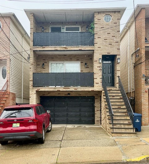 Apartment For Rent - 67 71 Street #2<br/> Hudson County, Guttenberg, NJ 07093