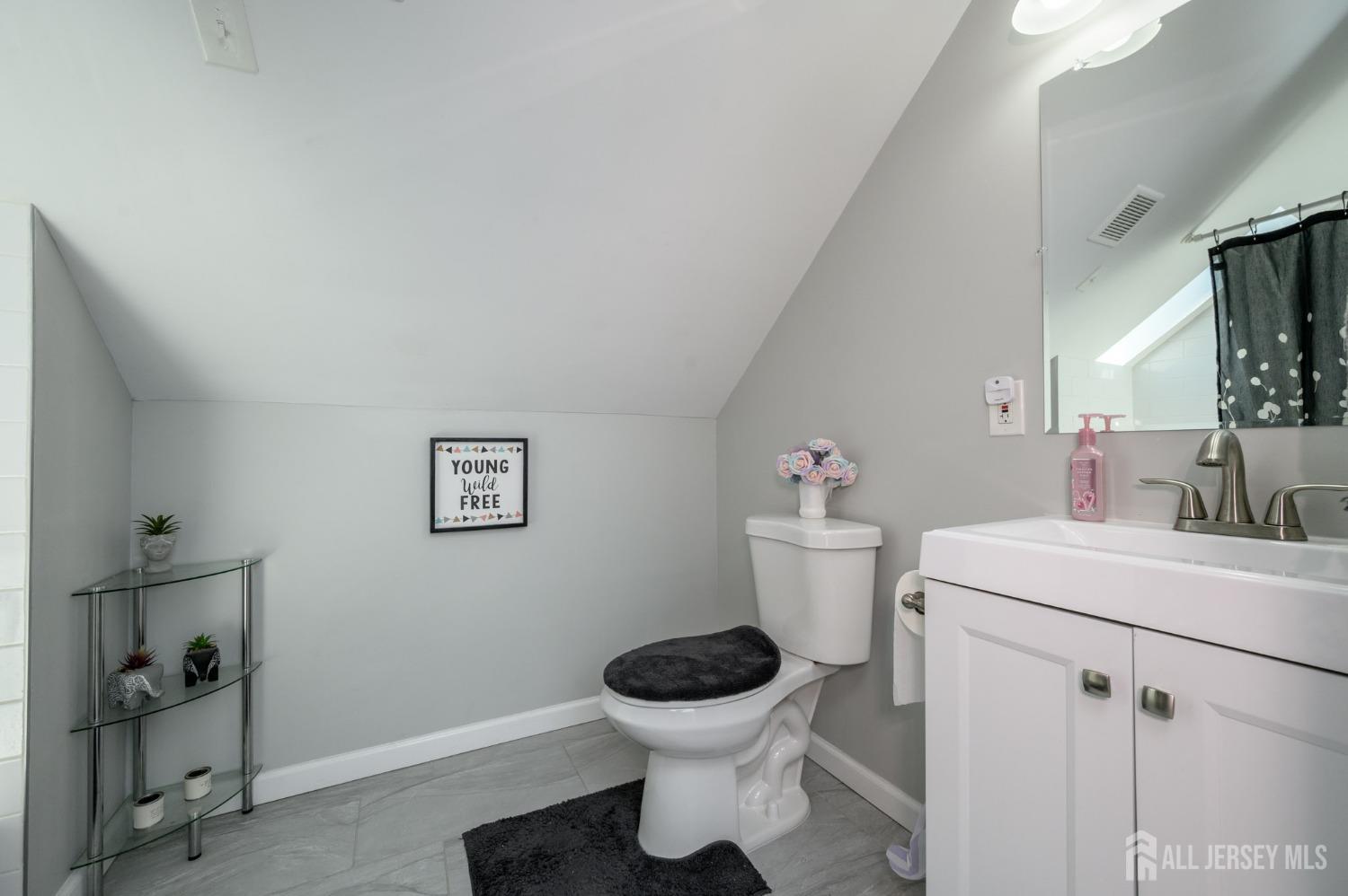 724 E 2nd Avenue, Roselle, New Jersey image 24