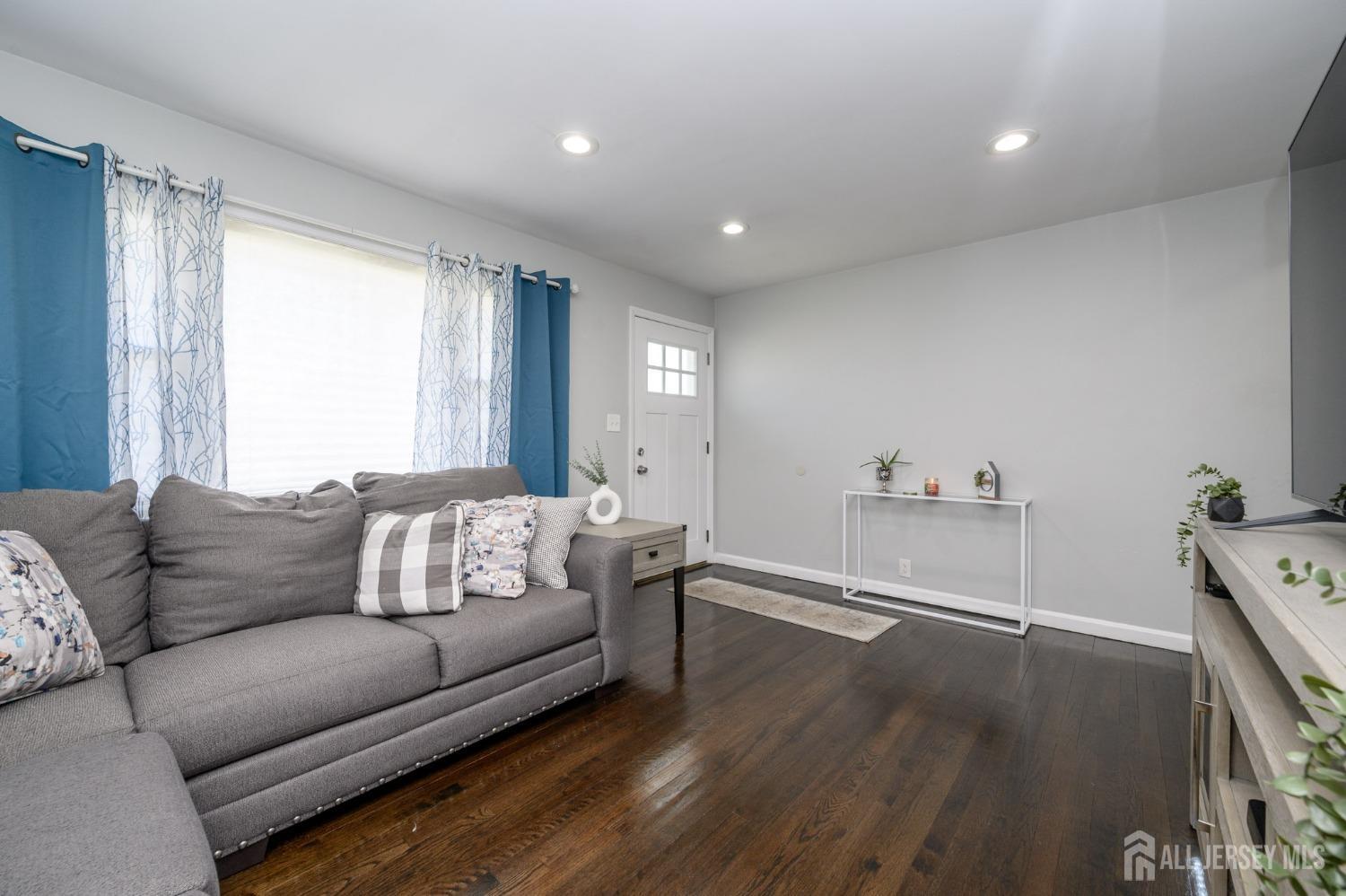 724 E 2nd Avenue, Roselle, New Jersey image 5