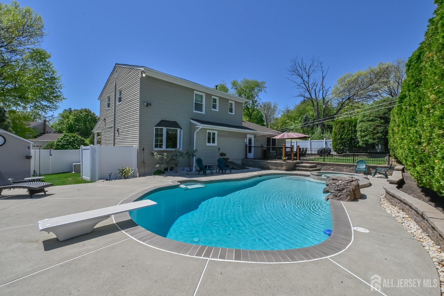 10 Weller Court, Milltown, New Jersey image 2