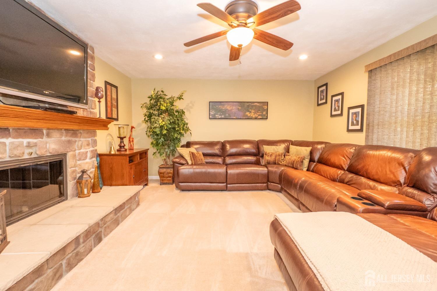 10 Weller Court, Milltown, New Jersey image 12