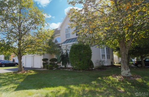 Homes For Rent - 27 Pin Oak Drive<br/> North Brunswick, NJ 08902