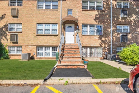 Condo For Sale - 393 College Drive<br/> Edison, NJ 08817