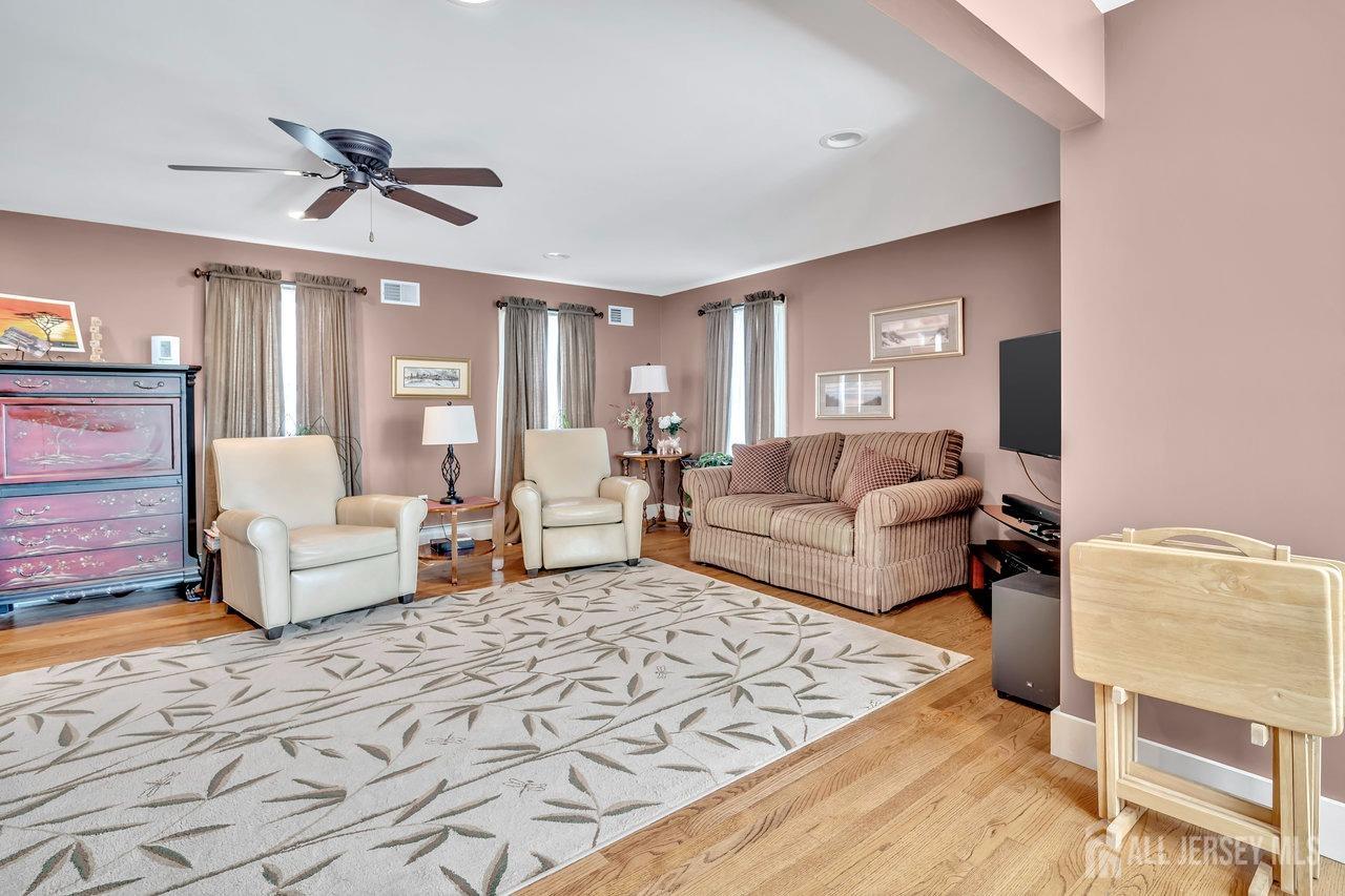 15 Parker Street, East Brunswick, New Jersey image 17