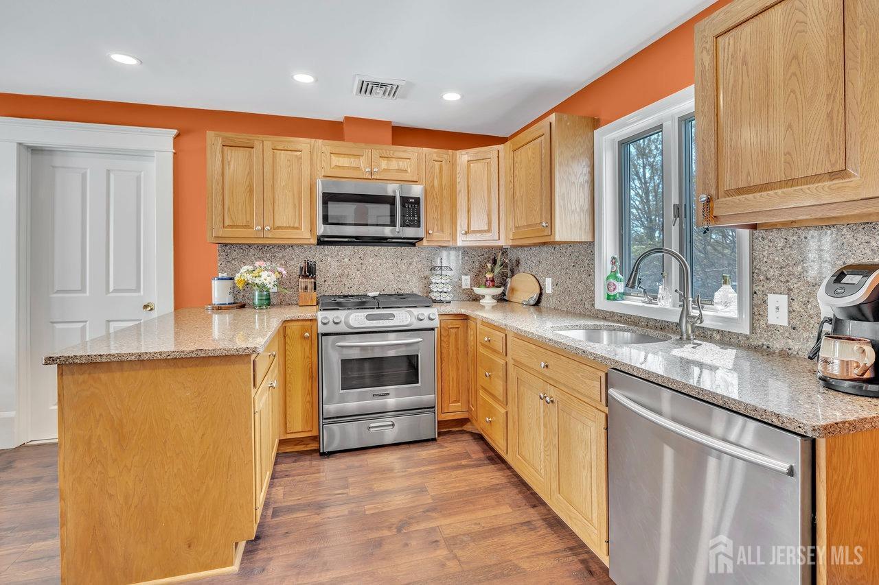 15 Parker Street, East Brunswick, New Jersey image 13