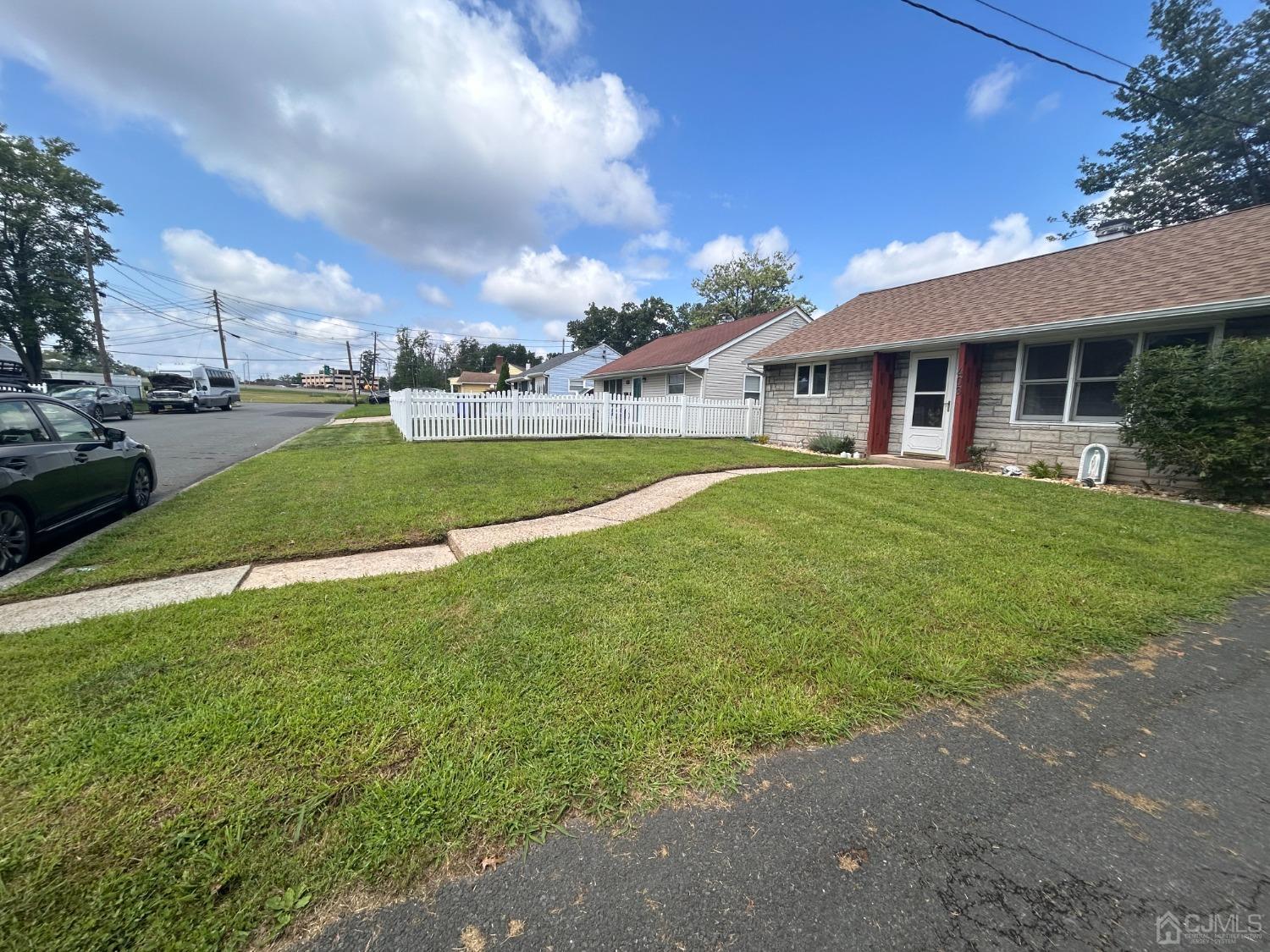 Photo 5 of 28 of 403 Hudson Boulevard house