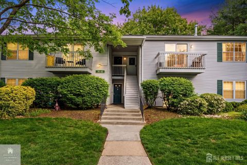Condo For Sale - 37 Morgan Place<br/> Middlesex County, East Brunswick, NJ 08816