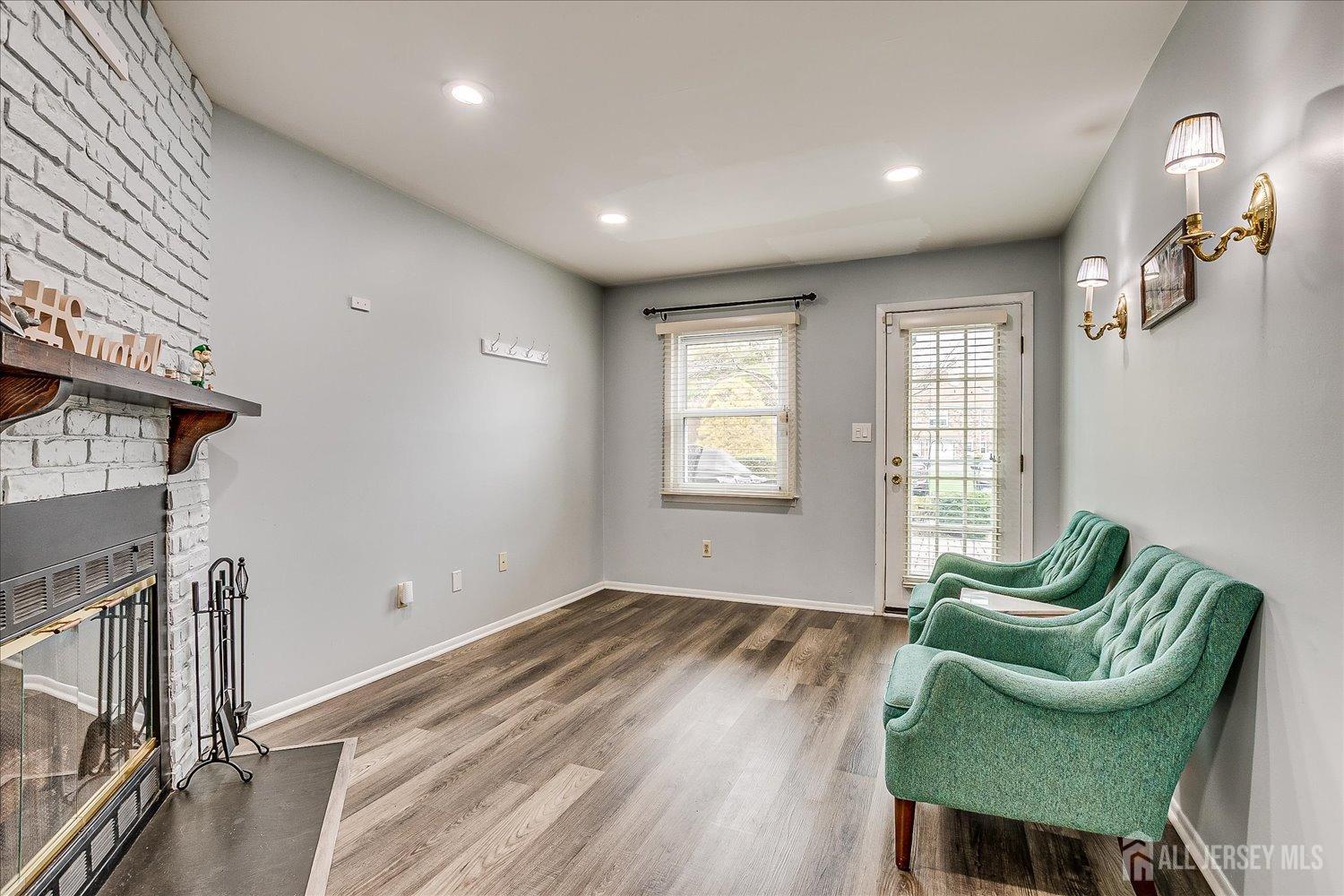 Scotch Plains, New Jersey 07076, United States, 2 Bedrooms Bedrooms, ,3 BathroomsBathrooms,Residential,Active,105690