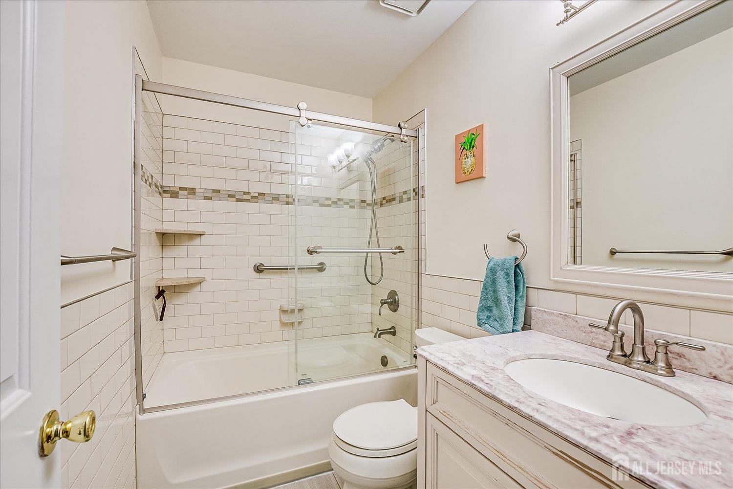 Scotch Plains, New Jersey 07076, United States, 2 Bedrooms Bedrooms, ,3 BathroomsBathrooms,Residential,Active,105690