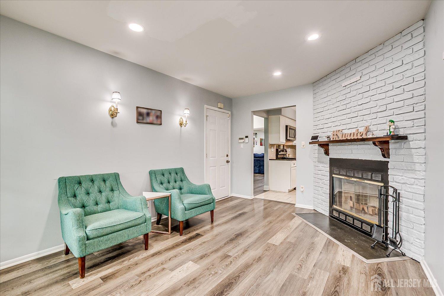 Scotch Plains, New Jersey 07076, United States, 2 Bedrooms Bedrooms, ,3 BathroomsBathrooms,Residential,Active,105690