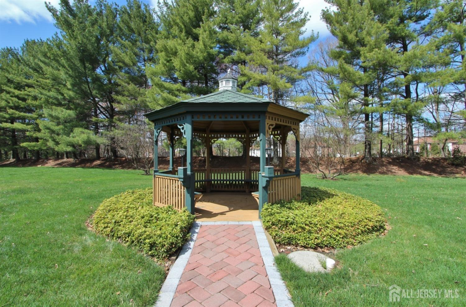 Scotch Plains, New Jersey 07076, United States, 2 Bedrooms Bedrooms, ,3 BathroomsBathrooms,Residential,Active,105690