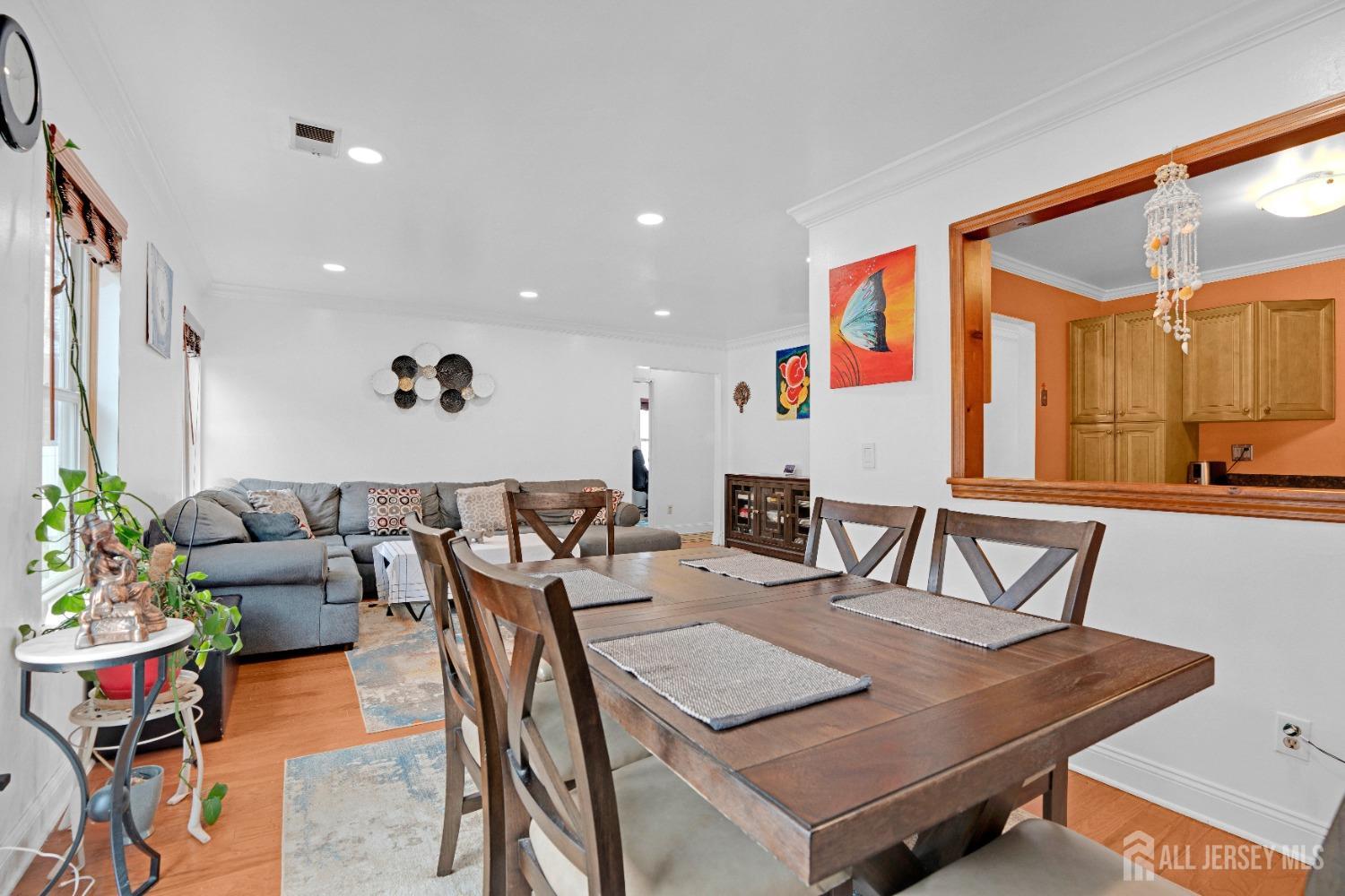 124 Woodbury Road, Edison, New Jersey image 16