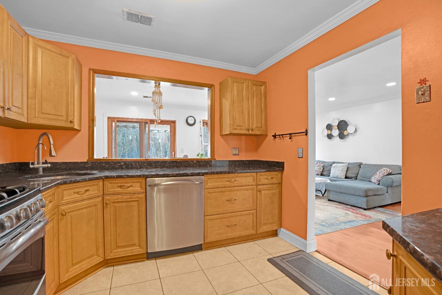 124 Woodbury Road, Edison, New Jersey image 12