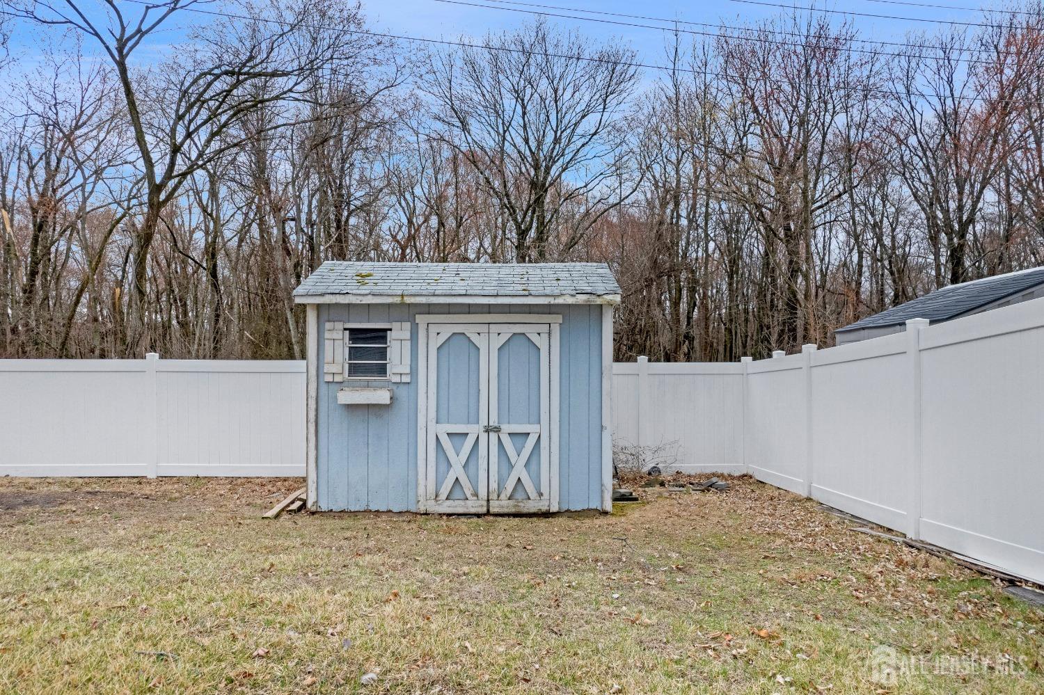 124 Woodbury Road, Edison, New Jersey image 32
