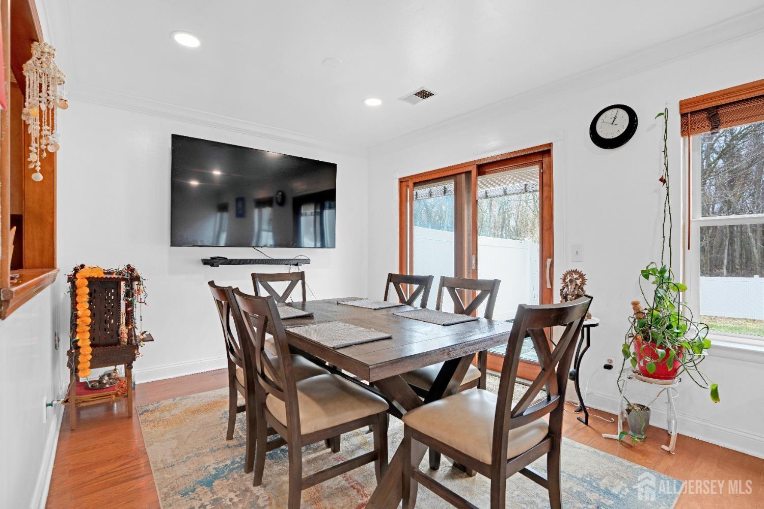 124 Woodbury Road, Edison, New Jersey image 15
