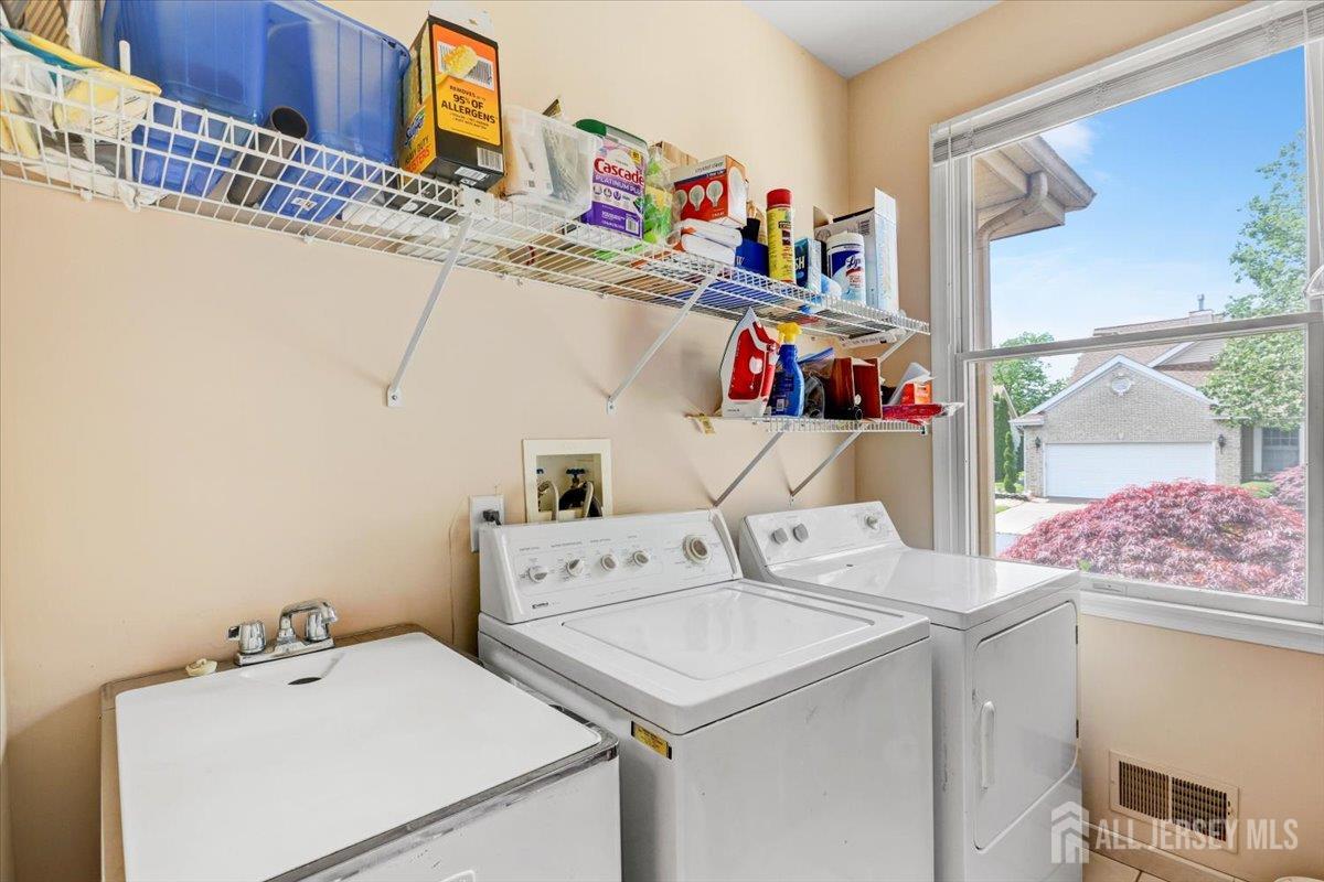 35 Brighton Court, Monroe Township, New Jersey image 20