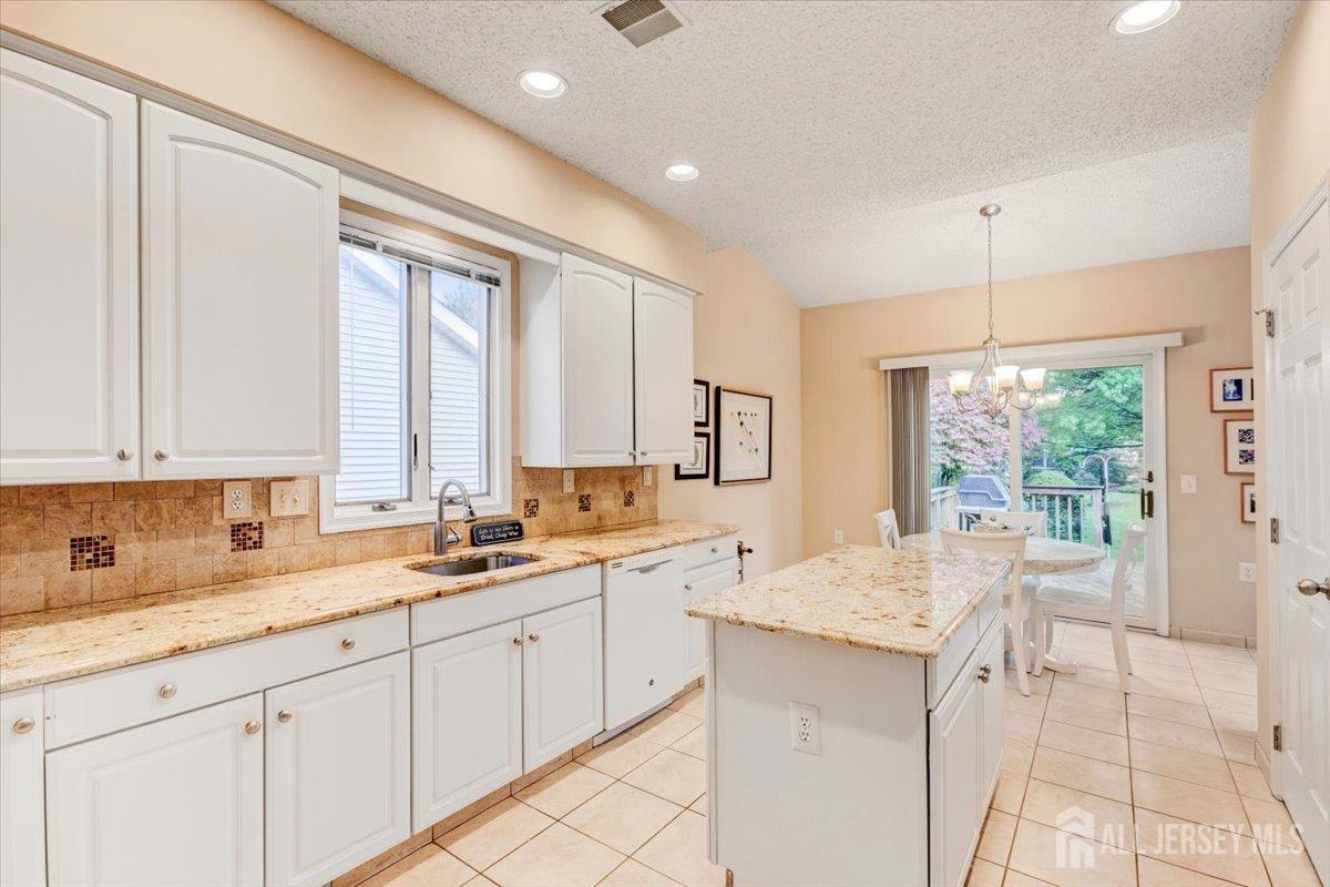 35 Brighton Court, Monroe Township, New Jersey image 9