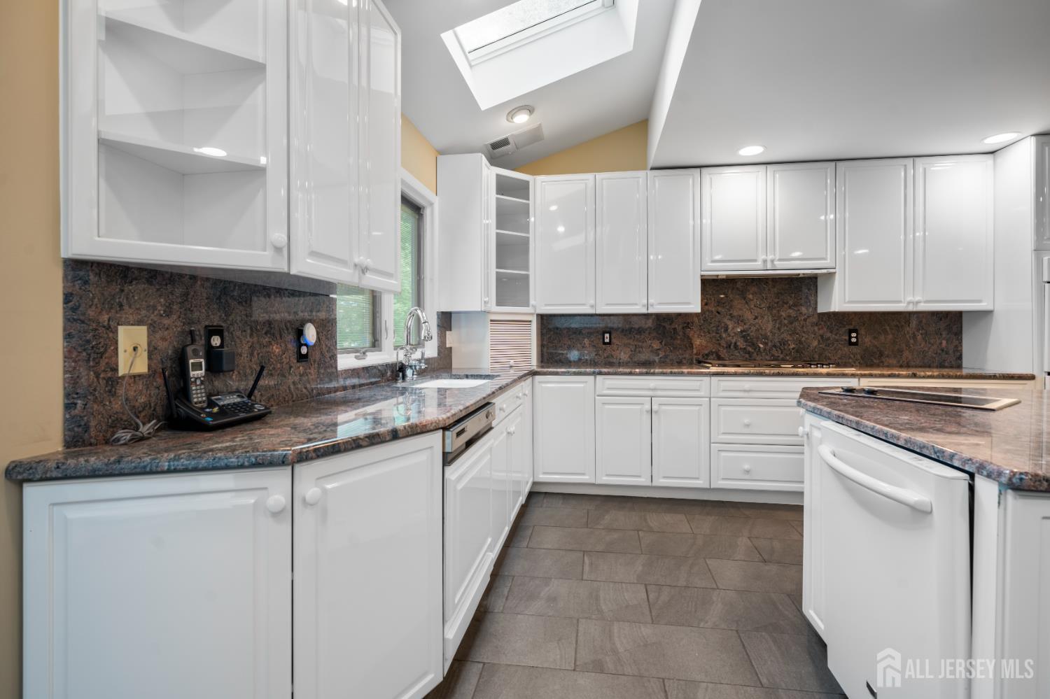 16 Darby Road, East Brunswick, New Jersey image 9