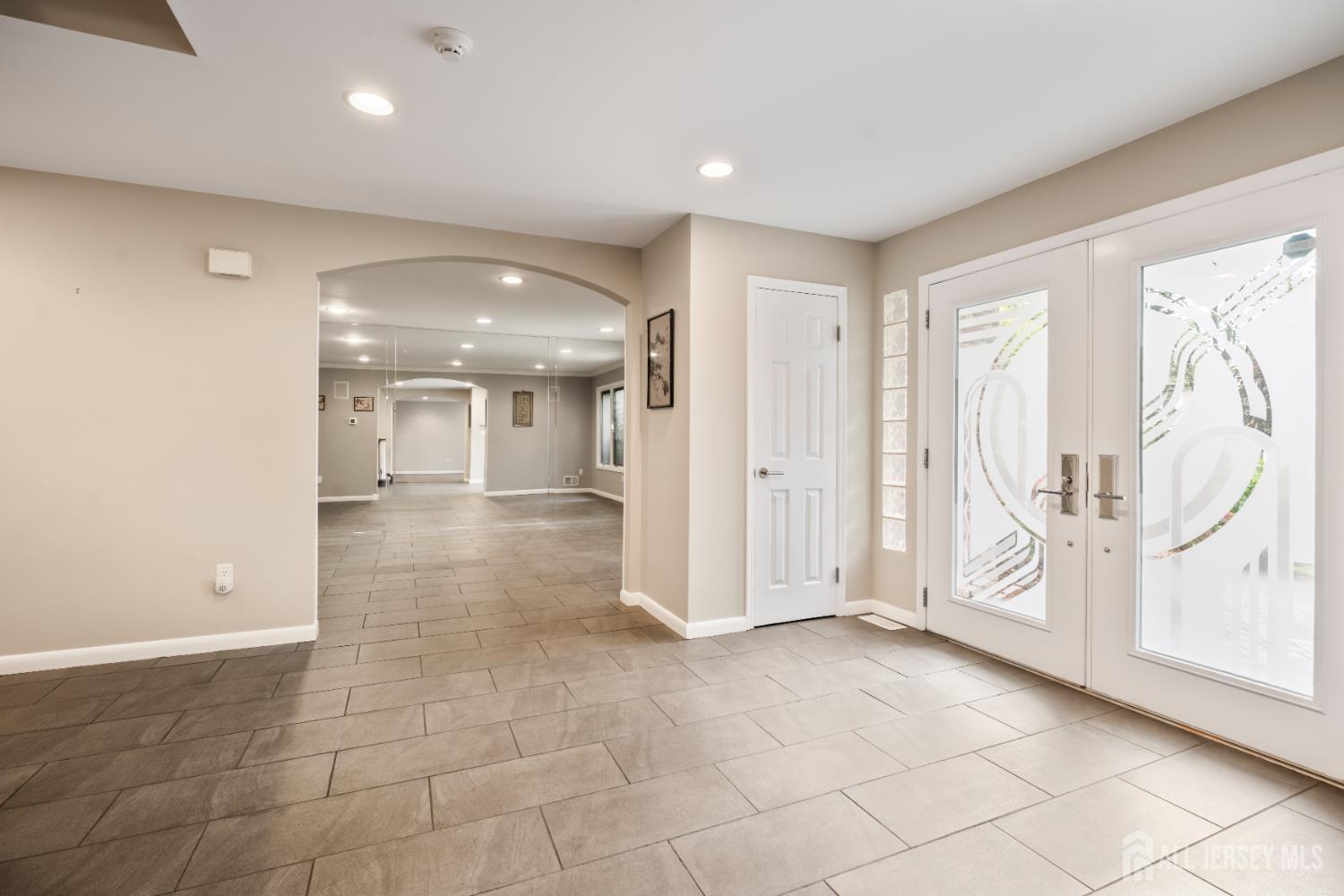 16 Darby Road, East Brunswick, New Jersey image 2