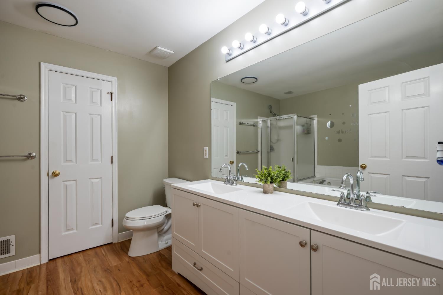 181 Windsong Circle, East Brunswick, New Jersey image 18