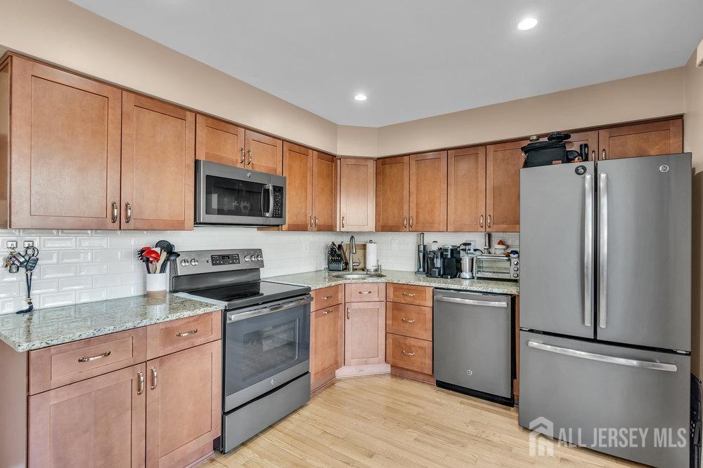 28 Byrnes Lane, Sayreville, New Jersey image 13