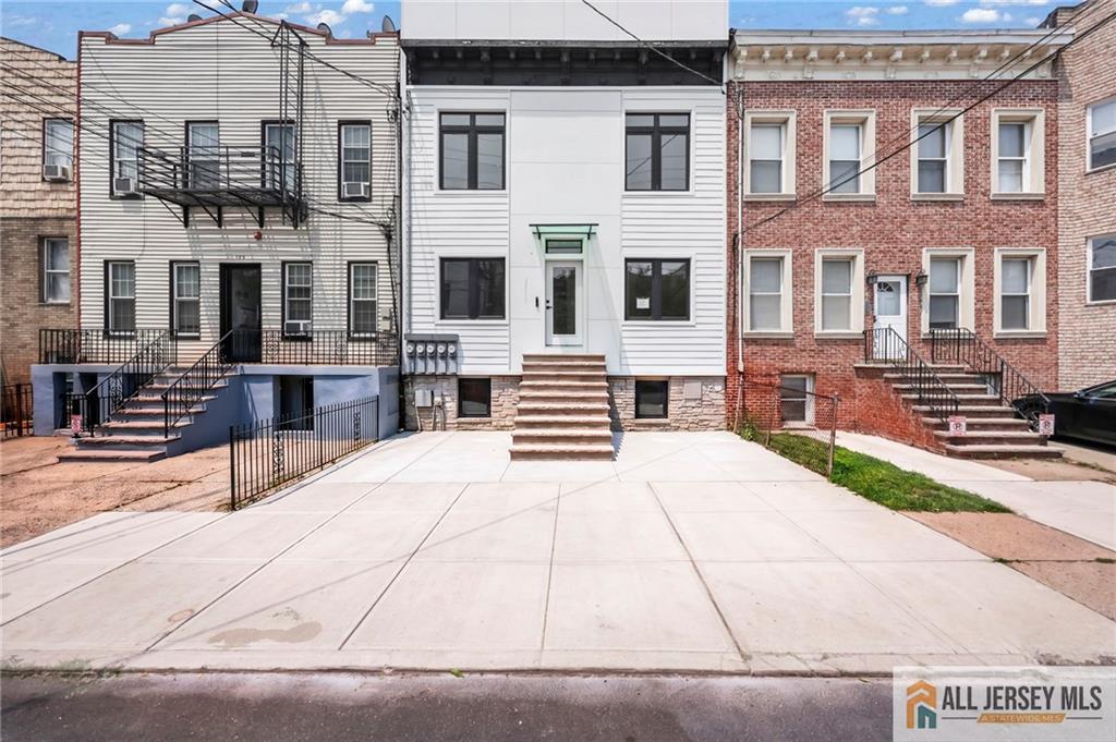 Photo 1 of 19 — 291 New York Avenue 3, Jersey City, NJ 07307
