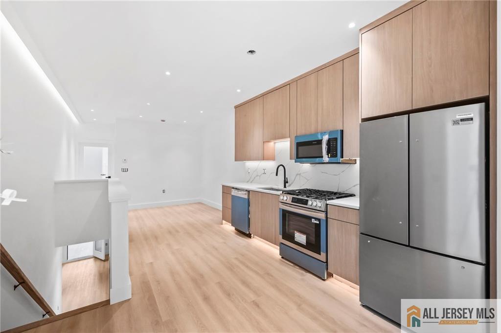 291 New York Avenue 3 - Photo 3