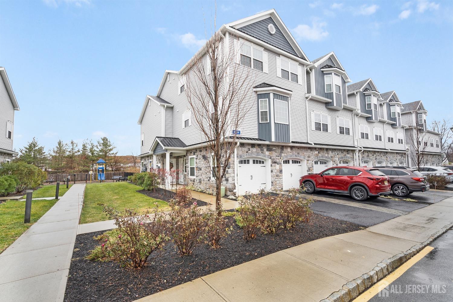 32 Emily Court, Hazlet, New Jersey image 1