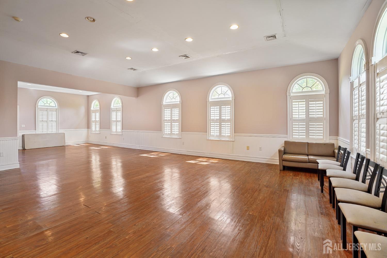 90 Forest Drive, Piscataway, New Jersey image 43