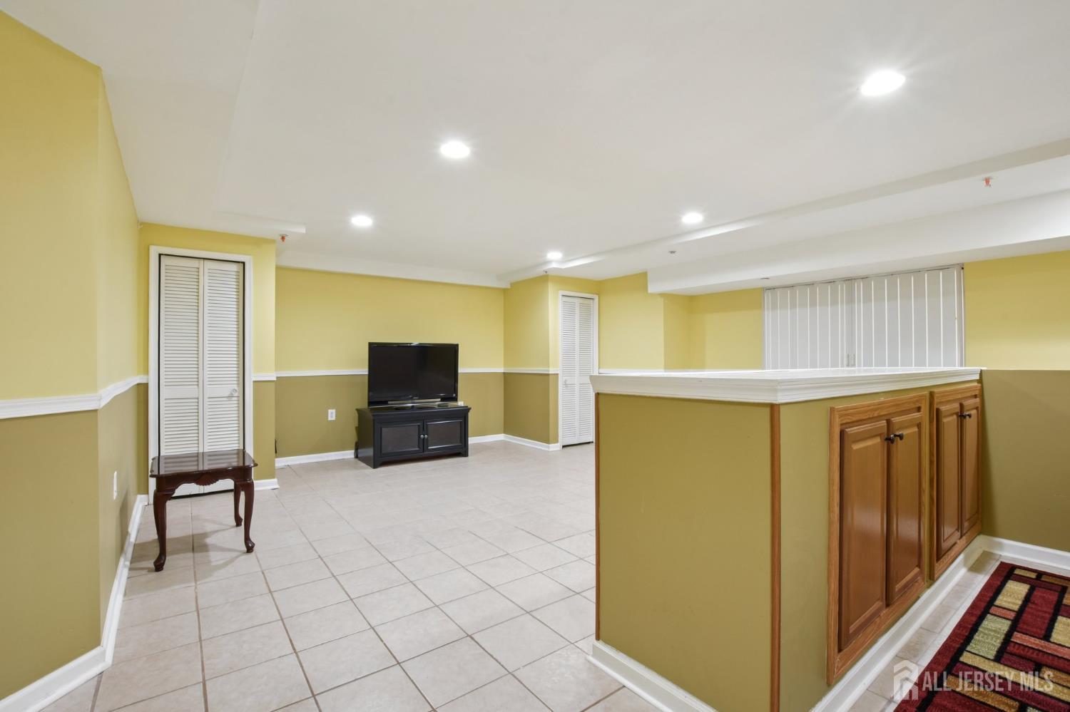 90 Forest Drive, Piscataway, New Jersey image 28