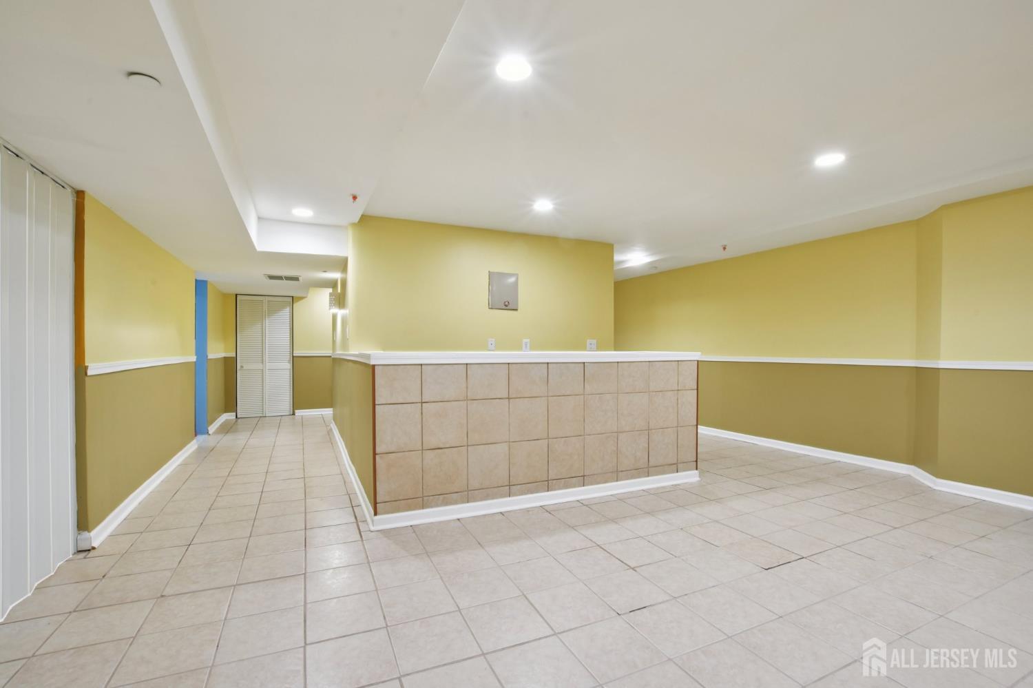 90 Forest Drive, Piscataway, New Jersey image 29