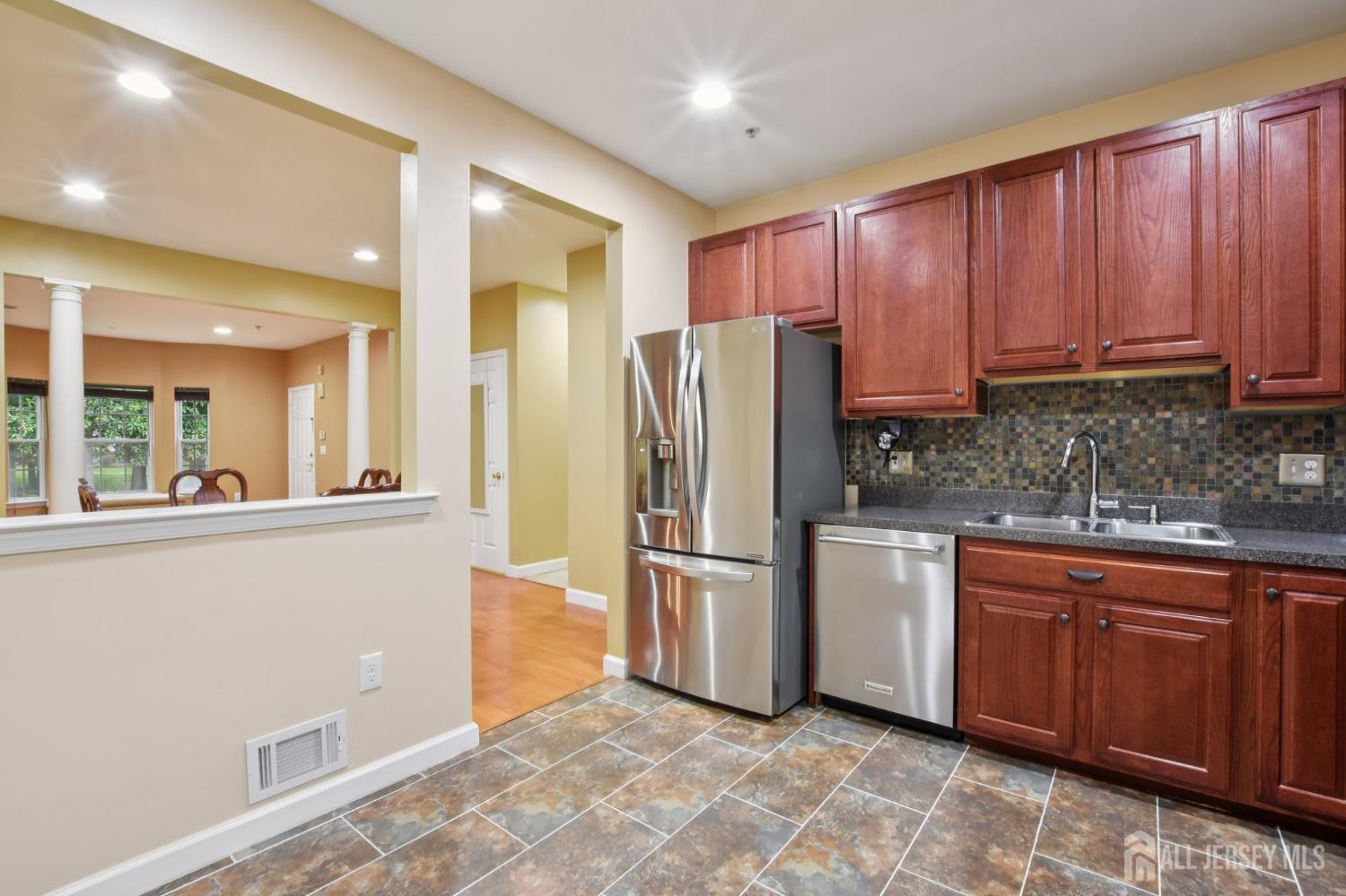 90 Forest Drive, Piscataway, New Jersey image 11
