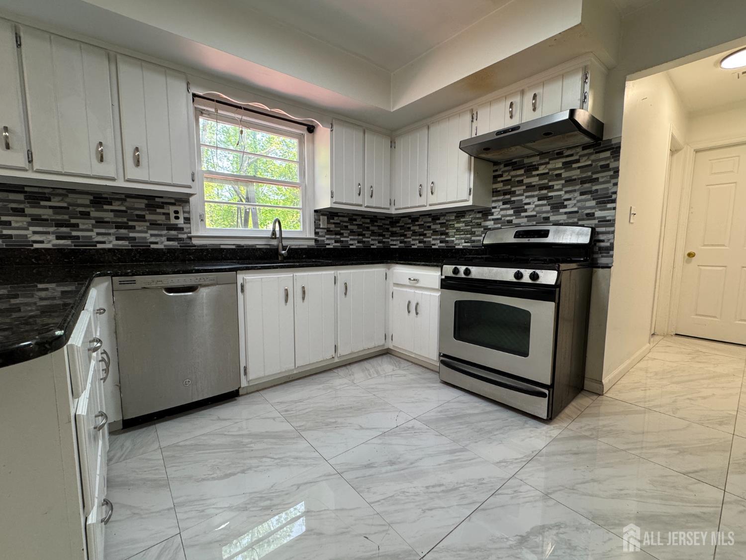 77 S Powder Mill Road, Morris Plains, New Jersey image 9