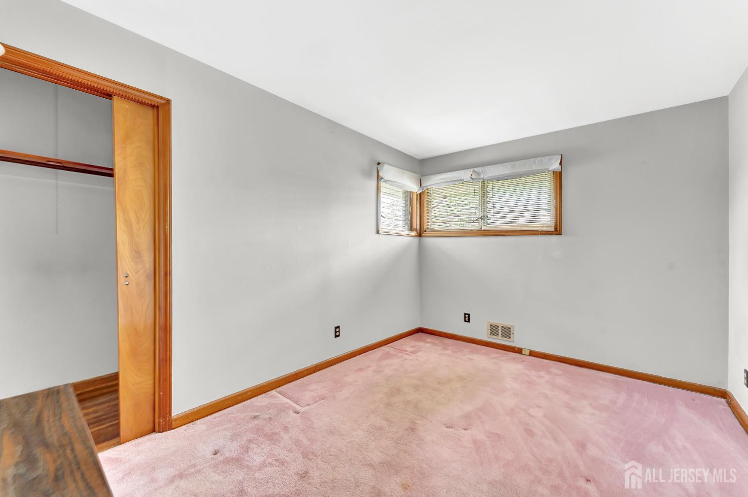 77 Manhattan Avenue, Avenel, New Jersey image 19