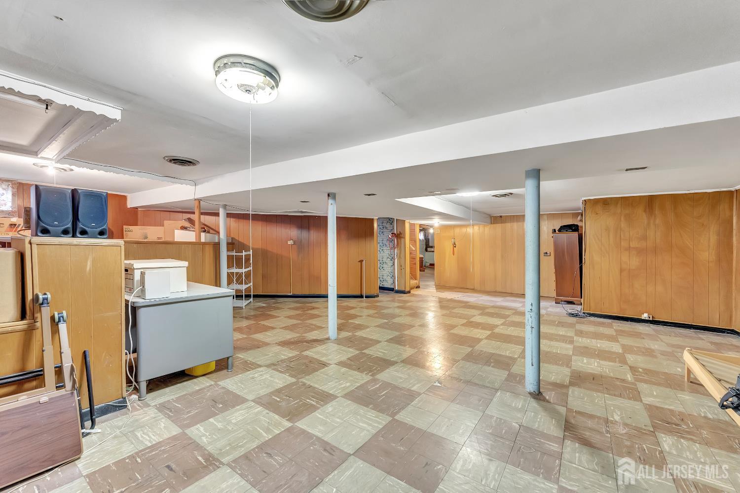 77 Manhattan Avenue, Avenel, New Jersey image 25