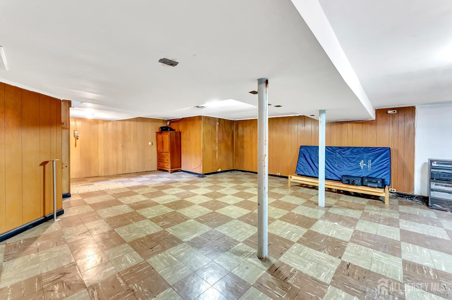 77 Manhattan Avenue, Avenel, New Jersey image 26