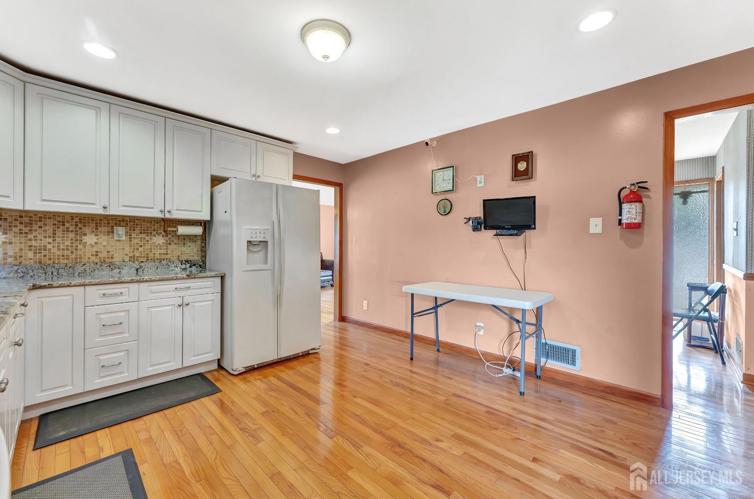 77 Manhattan Avenue, Avenel, New Jersey image 7