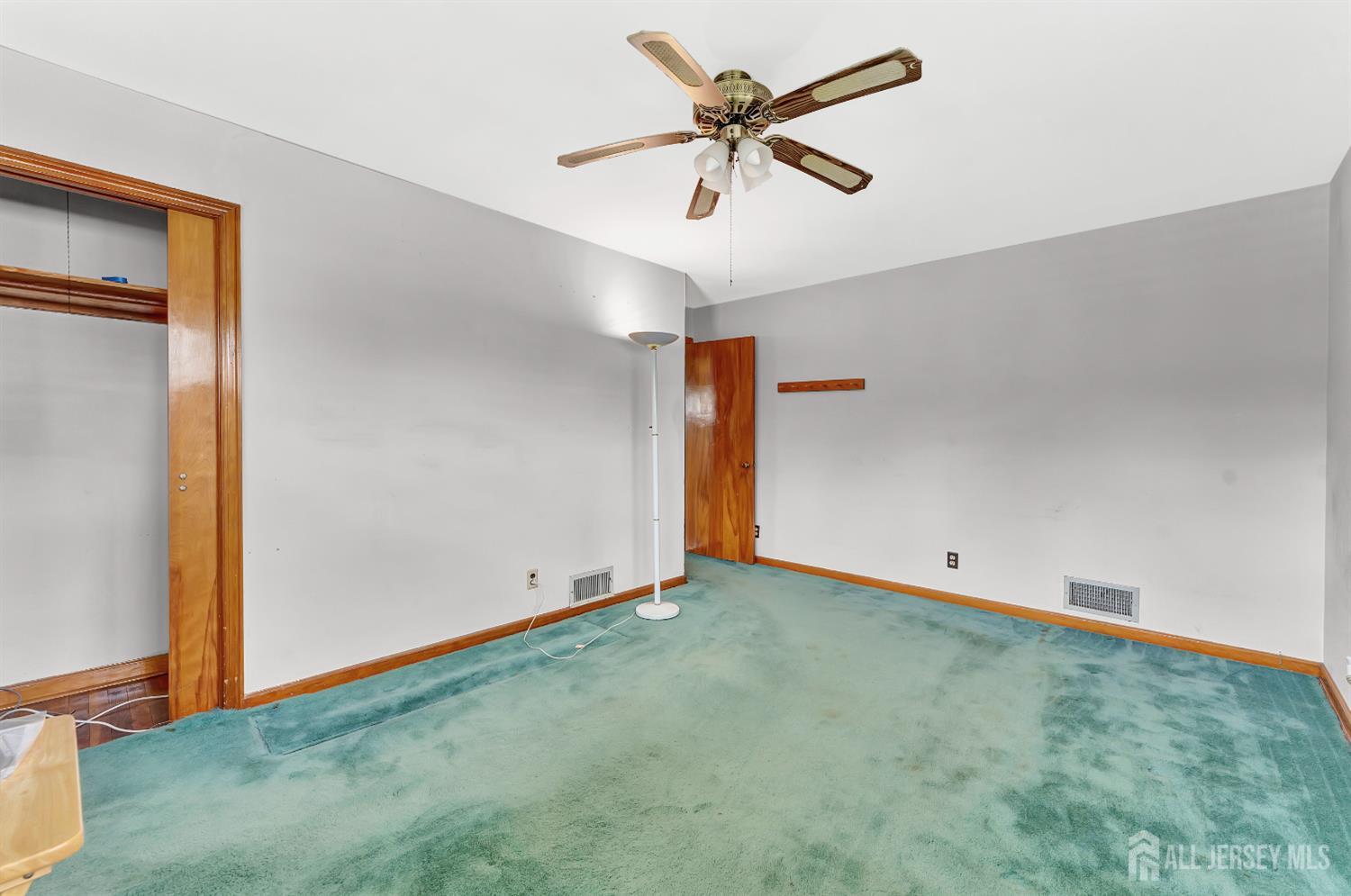 77 Manhattan Avenue, Avenel, New Jersey image 12